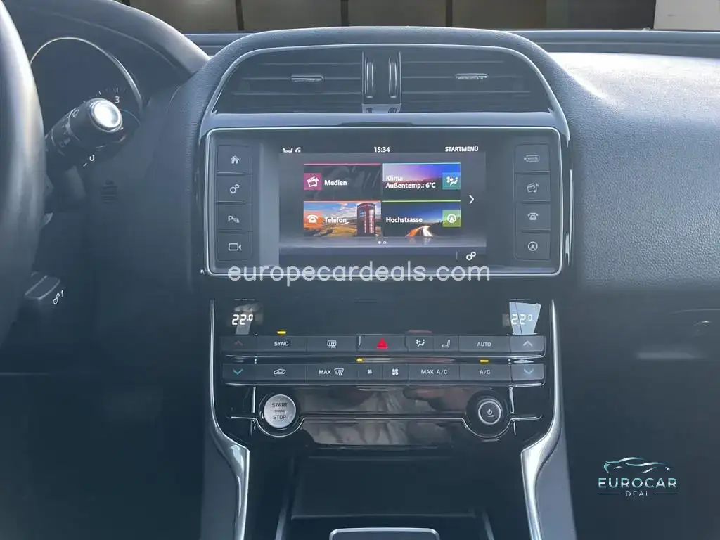 Jaguar XE