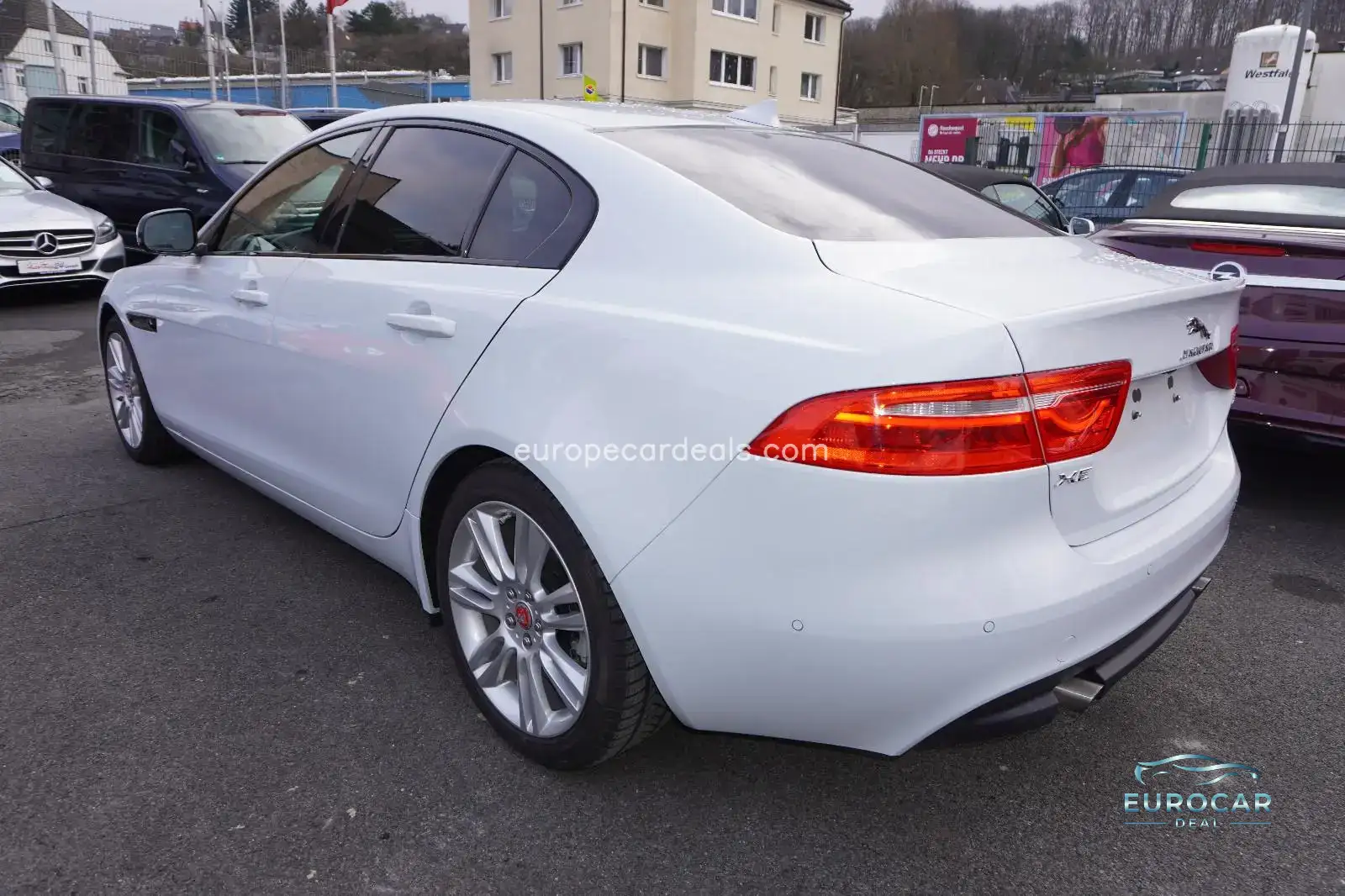 Jaguar XE