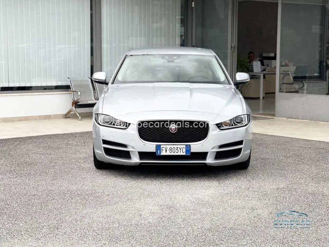 Jaguar XE