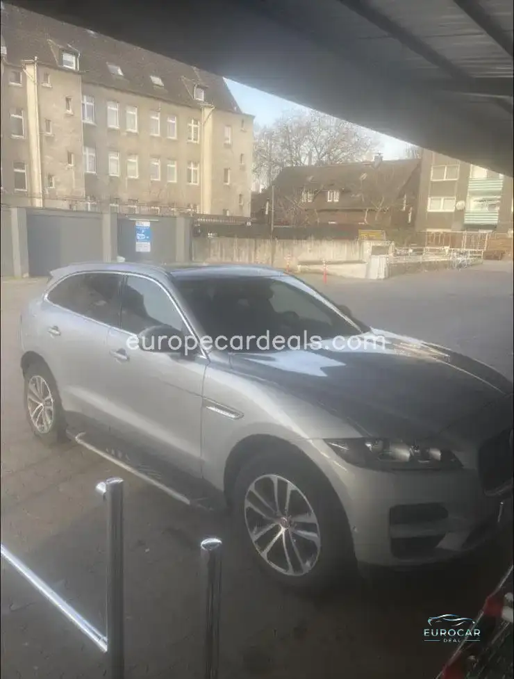 Jaguar F-Pace