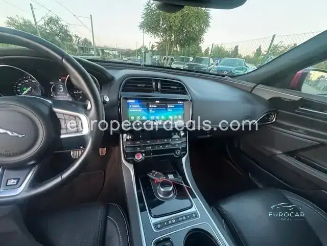 Jaguar XE