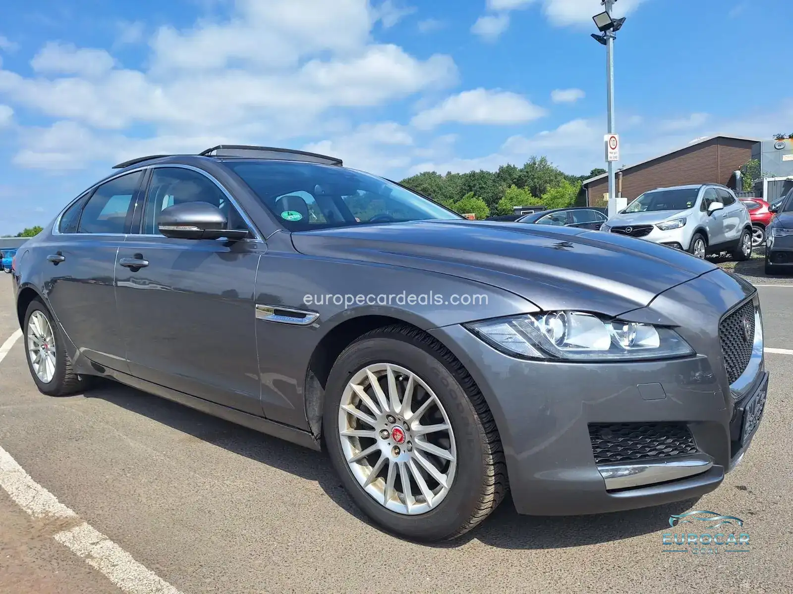 Jaguar XF