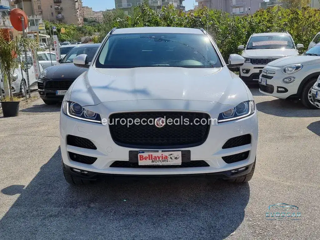 Jaguar F-Pace
