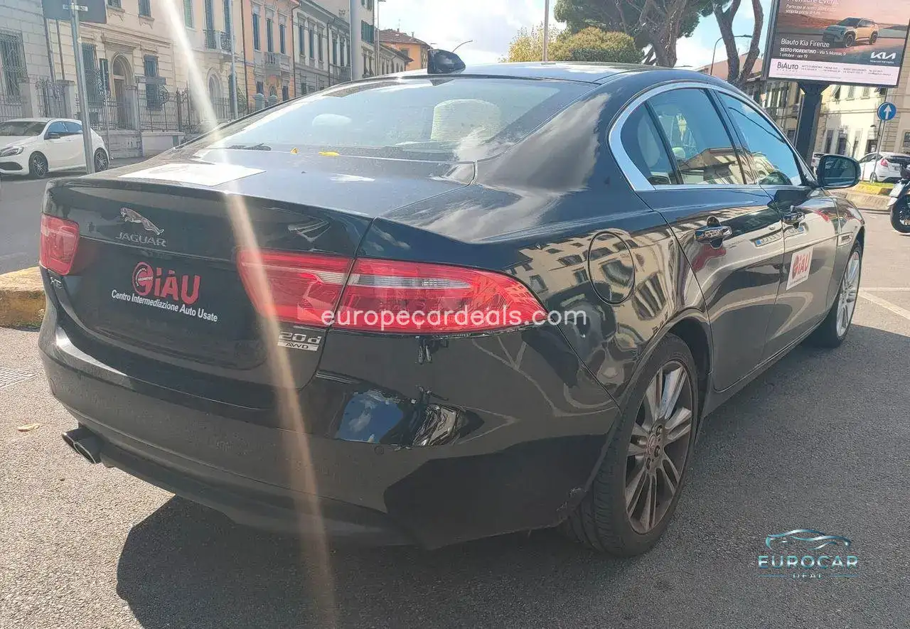 Jaguar XE