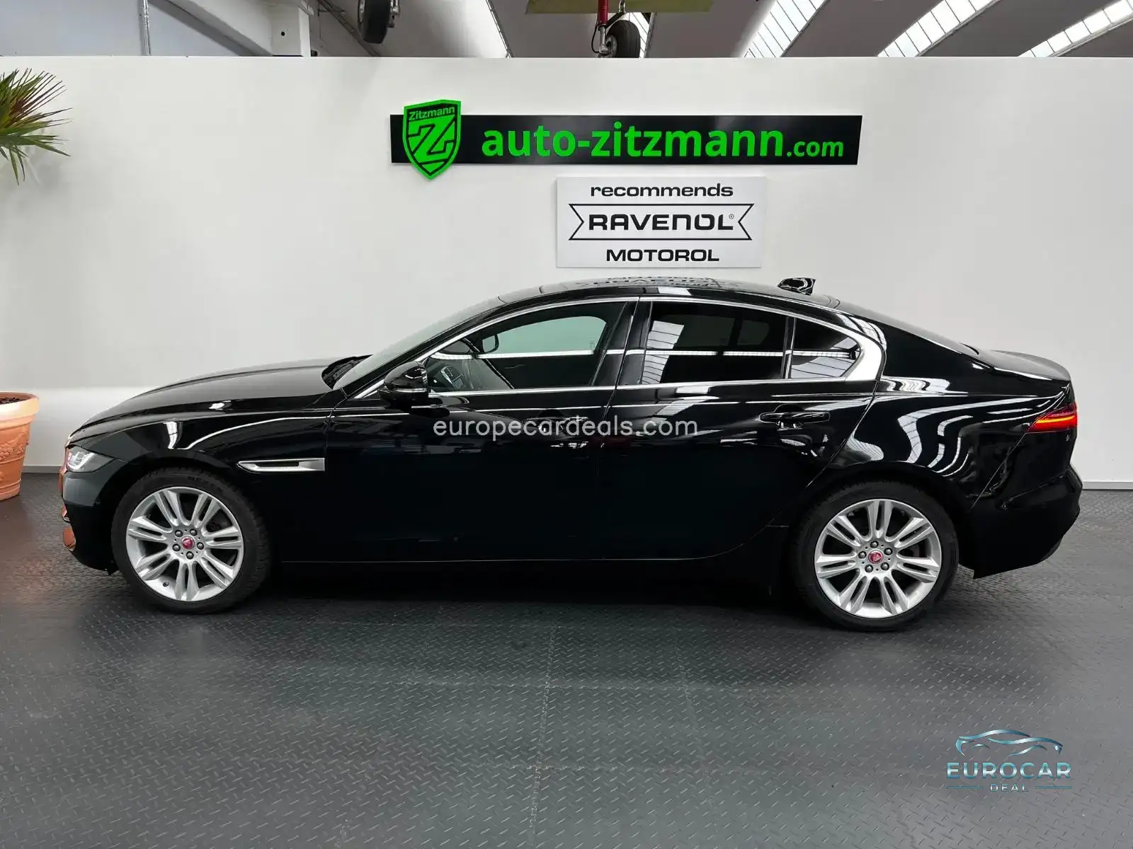 Jaguar XE