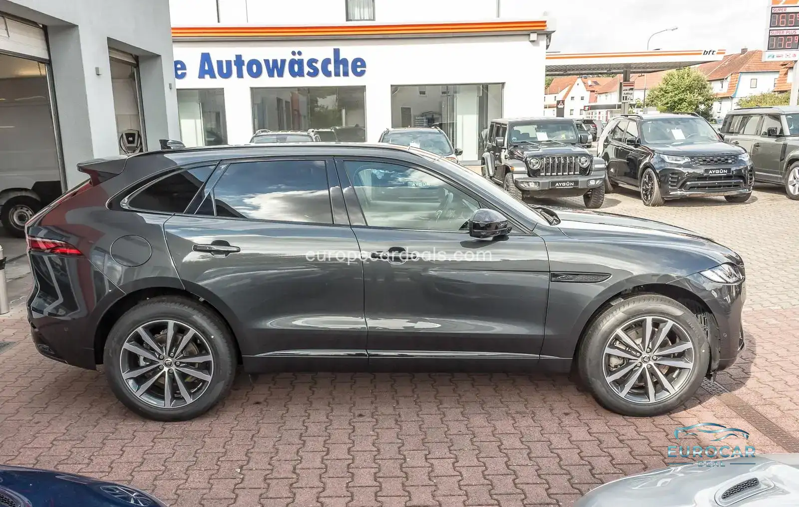 Jaguar F-Pace