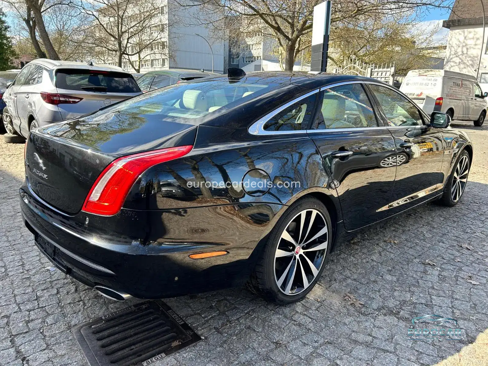 Jaguar XJ