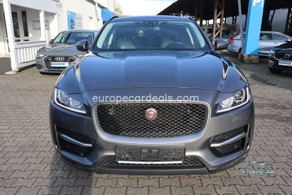 Jaguar F-Pace