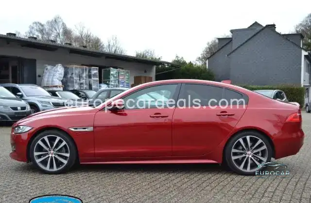 Jaguar XE