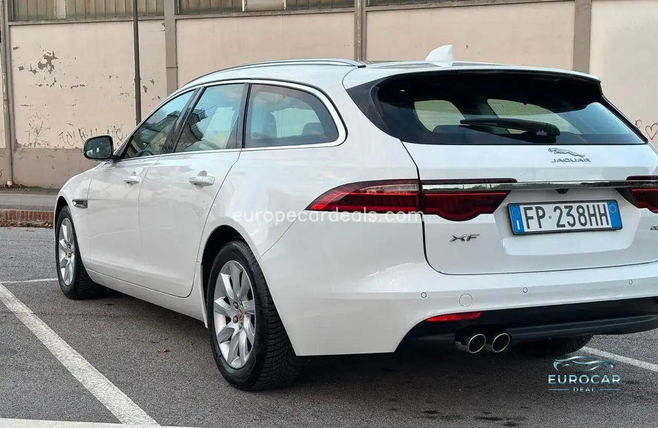 Jaguar XF