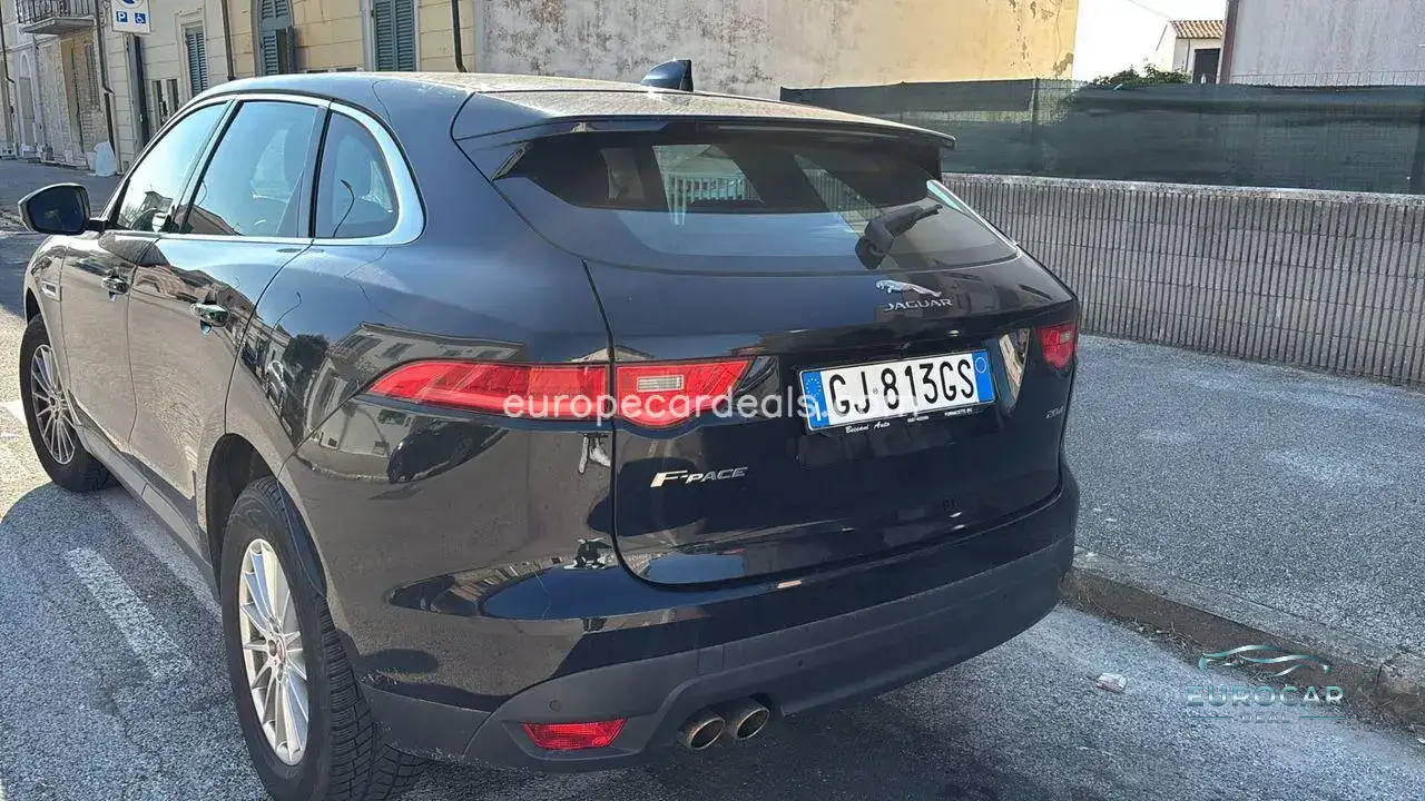 Jaguar F-Pace