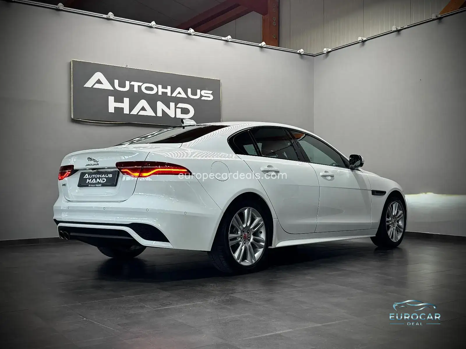 Jaguar XE