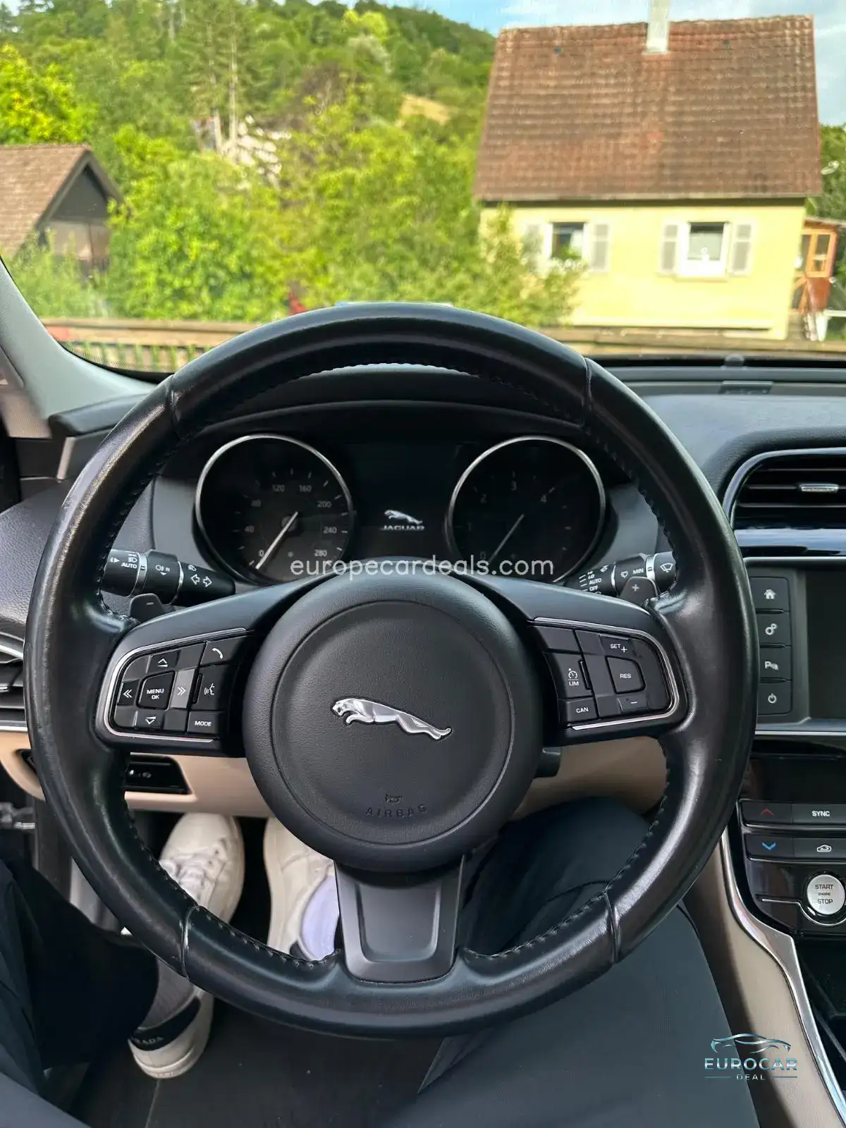 Jaguar XE