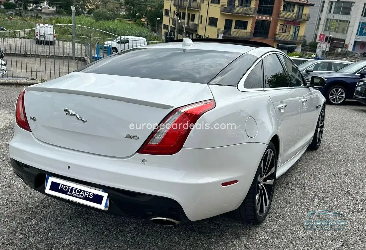 Jaguar XJ