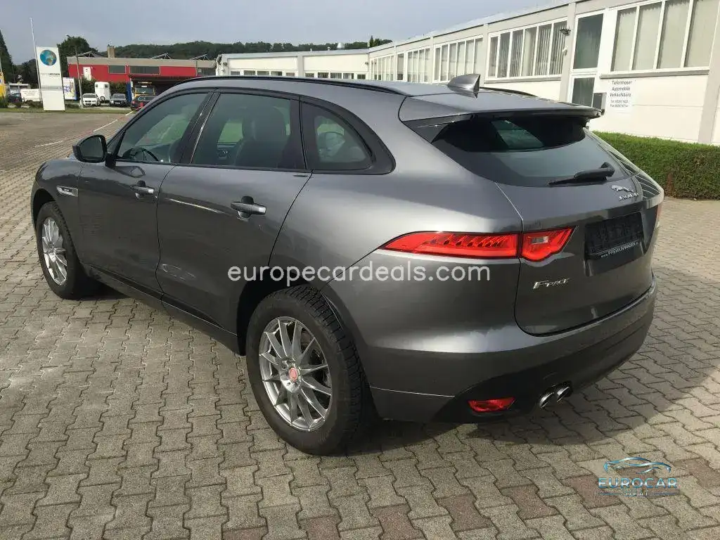 Jaguar F-Pace