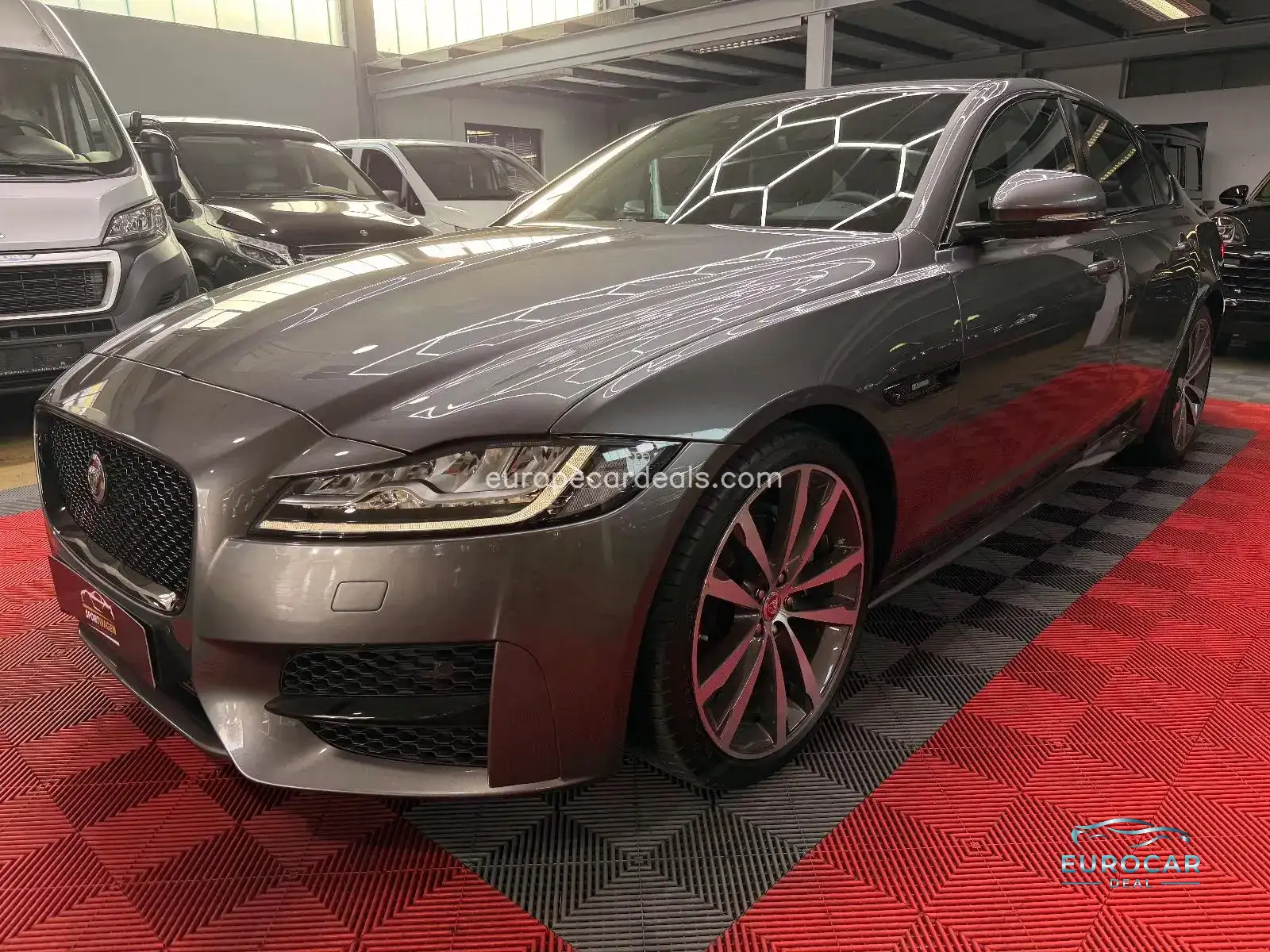 Jaguar XF