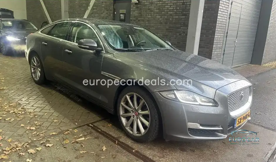 Jaguar XJ
