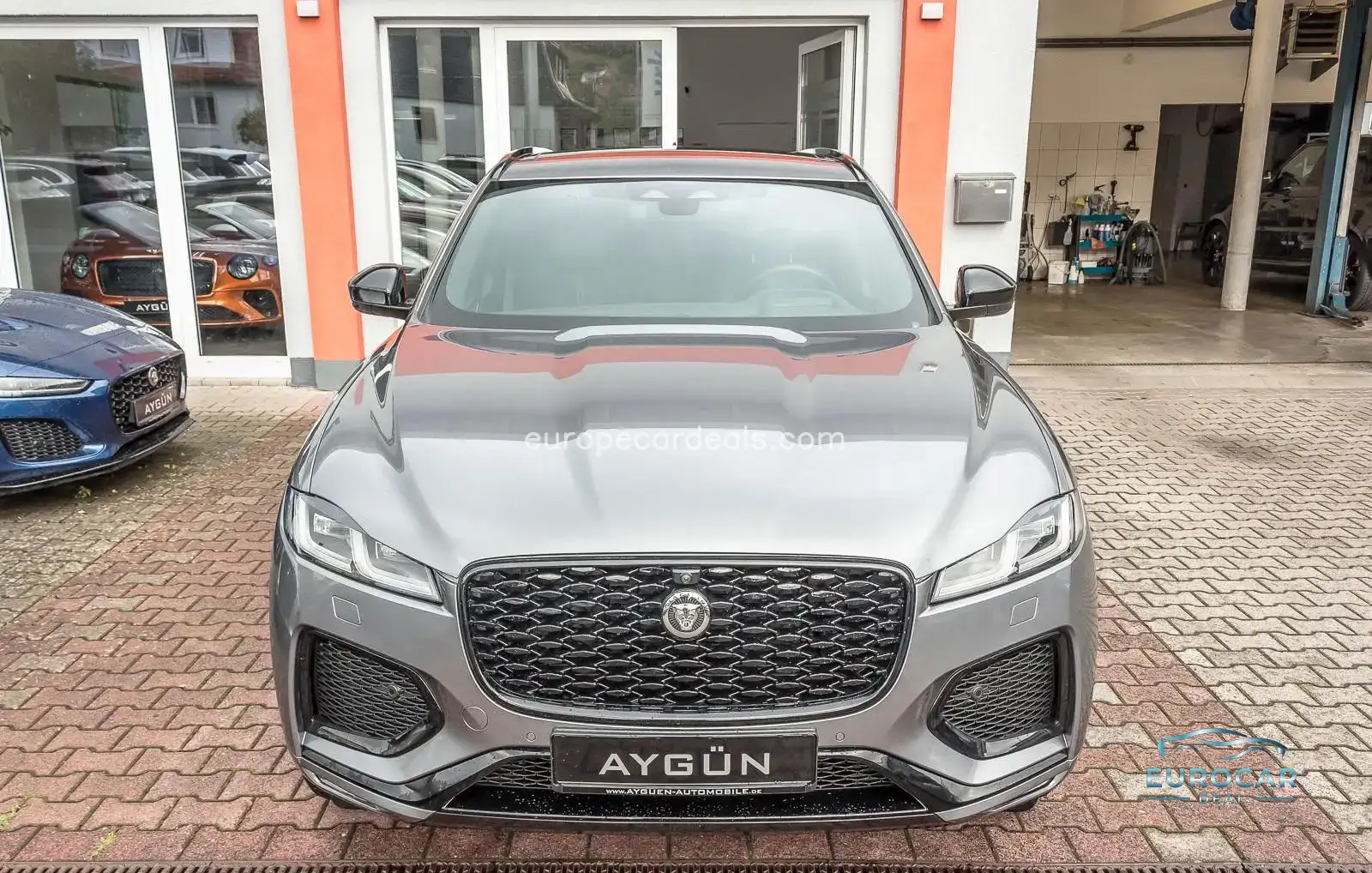 Jaguar F-Pace
