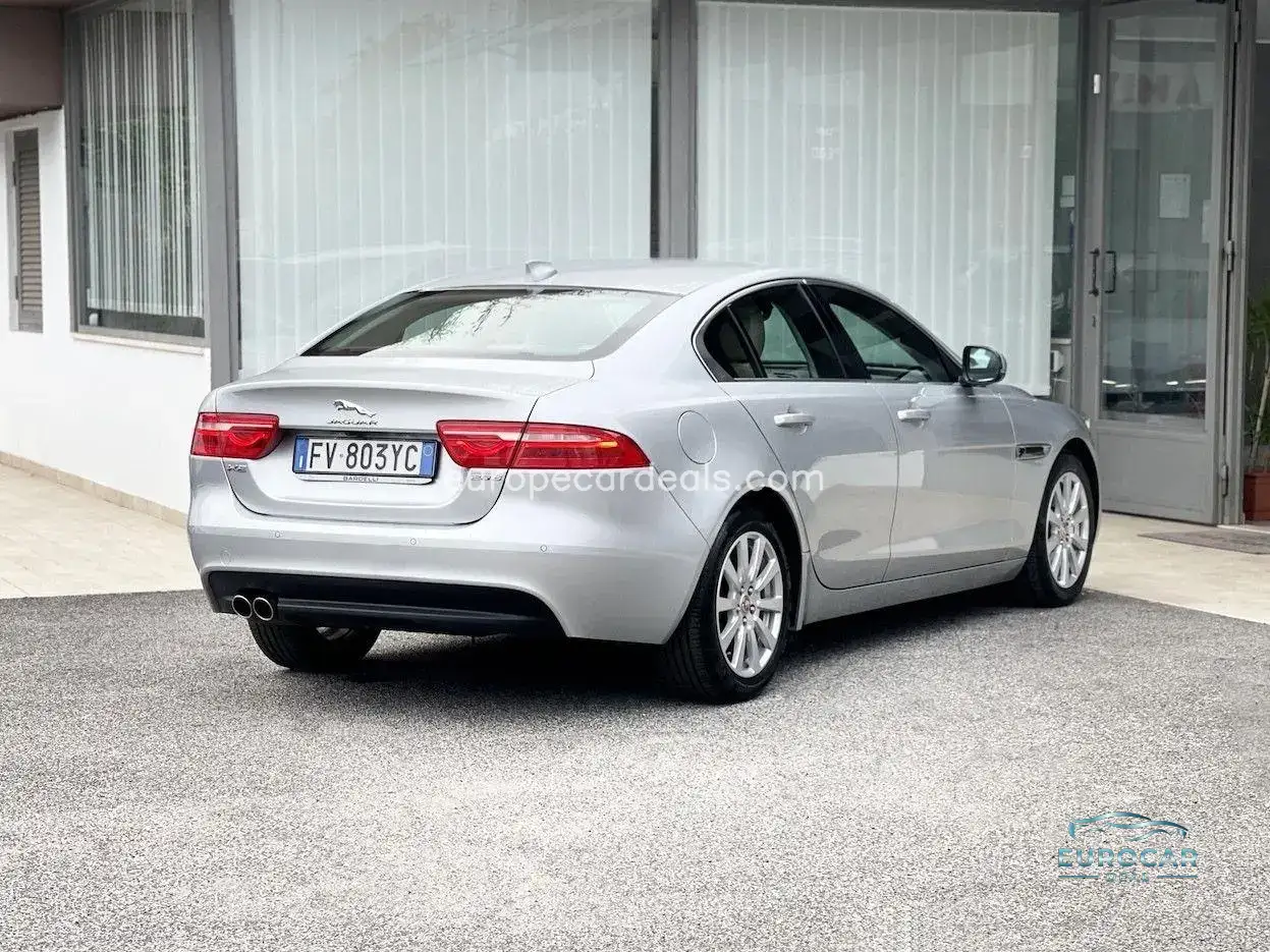 Jaguar XE