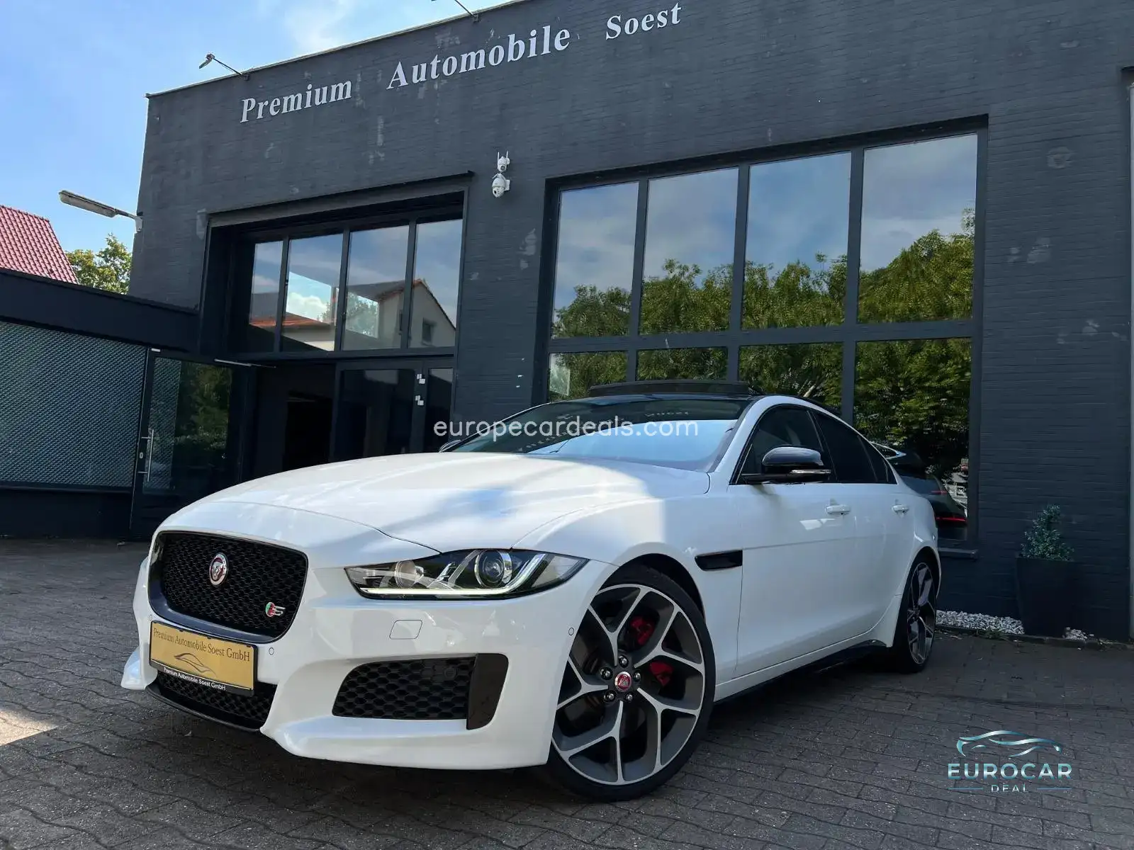 Jaguar XE
