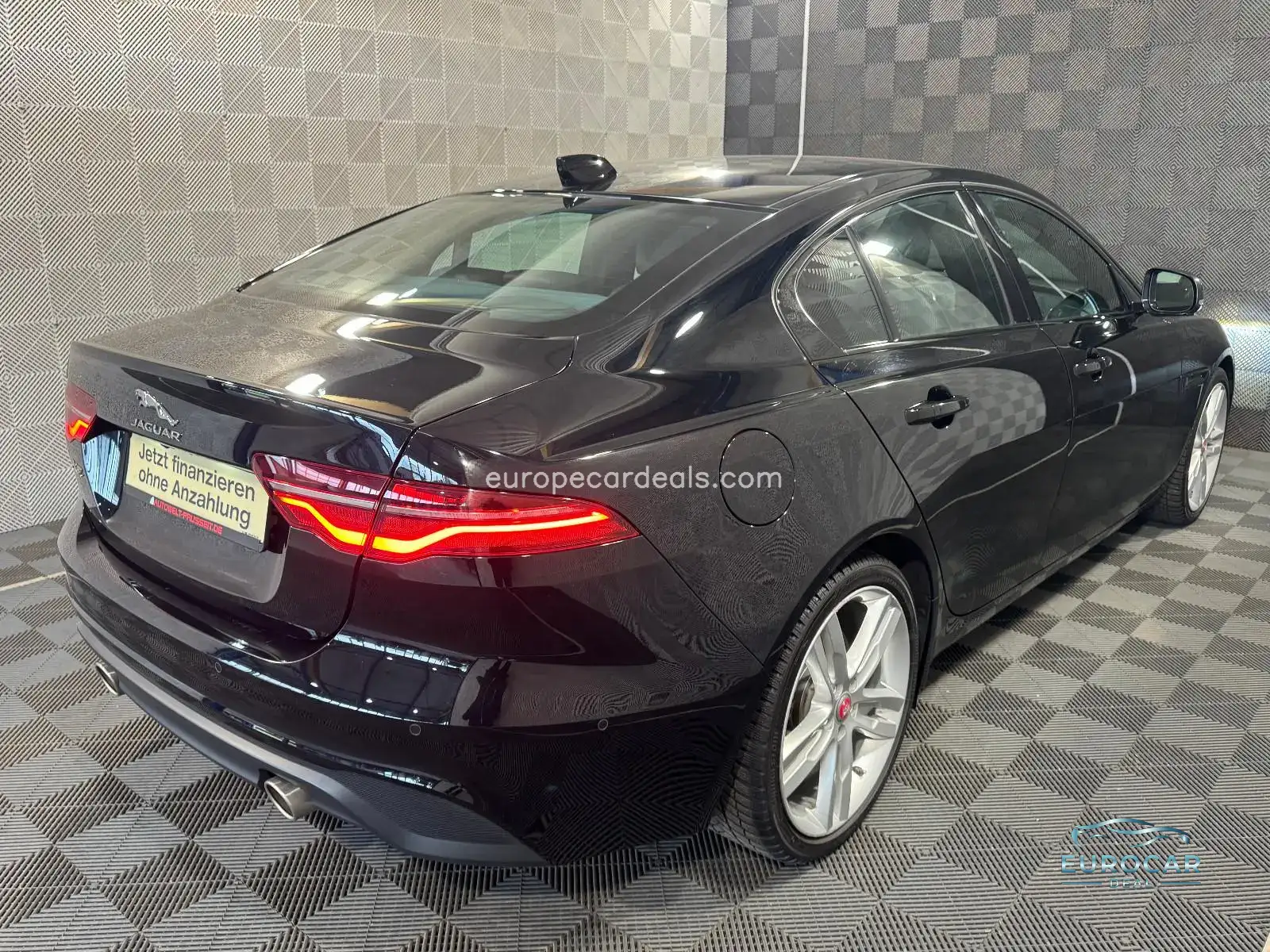 Jaguar XE