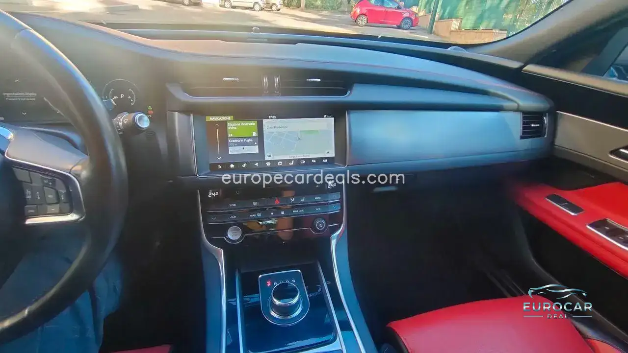 Jaguar XF
