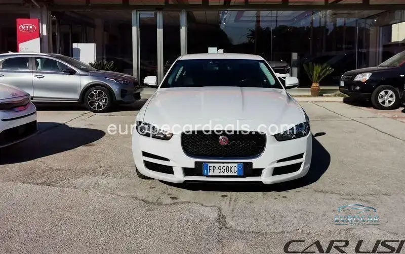 Jaguar XE