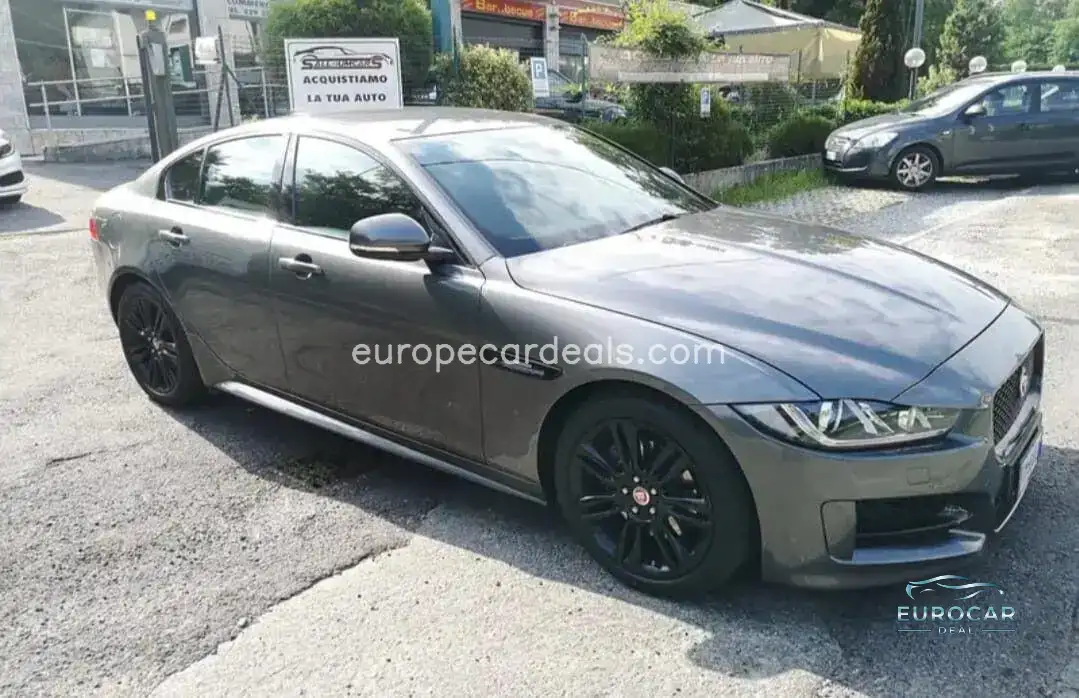 Jaguar XE