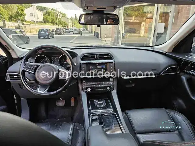 Jaguar F-Pace
