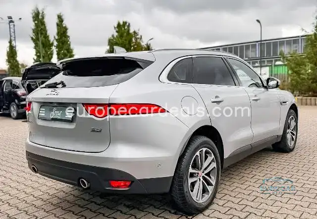 Jaguar F-Pace