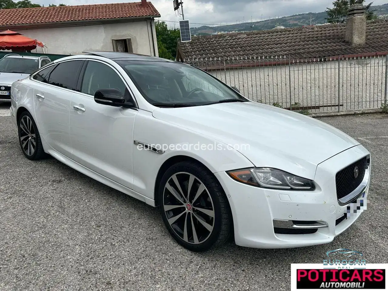 Jaguar XJ
