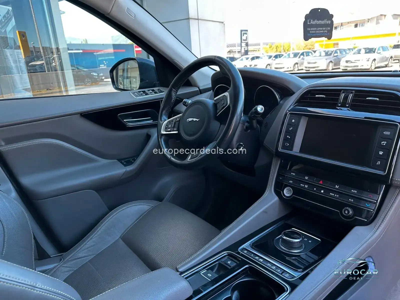 Jaguar F-Pace