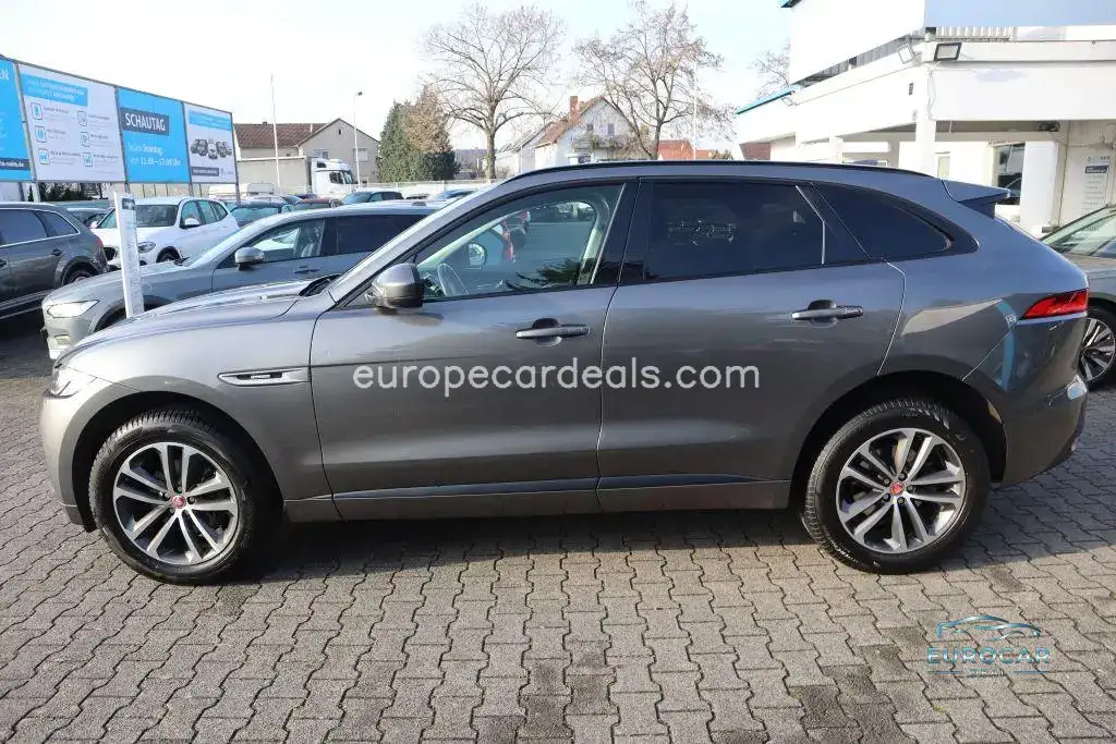 Jaguar F-Pace