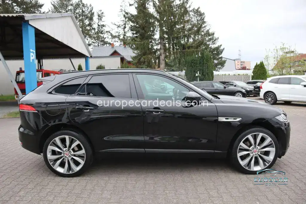 Jaguar F-Pace