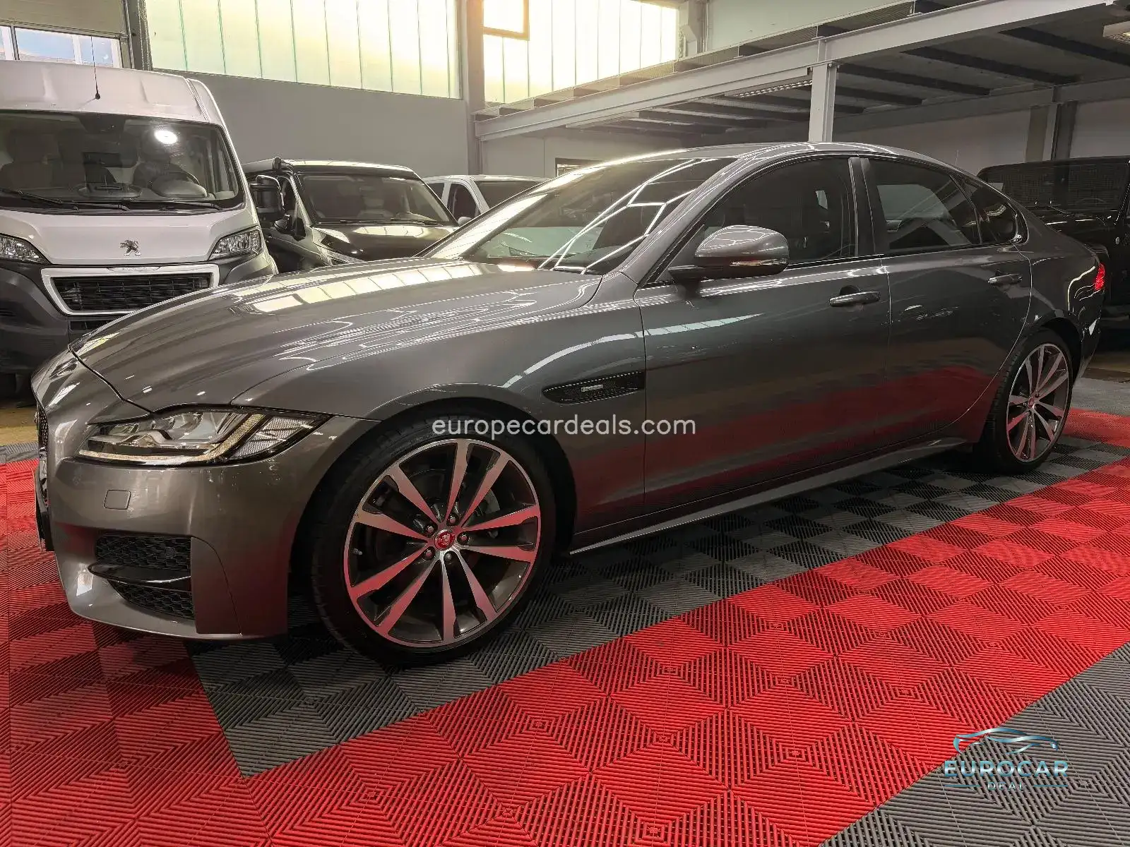 Jaguar XF