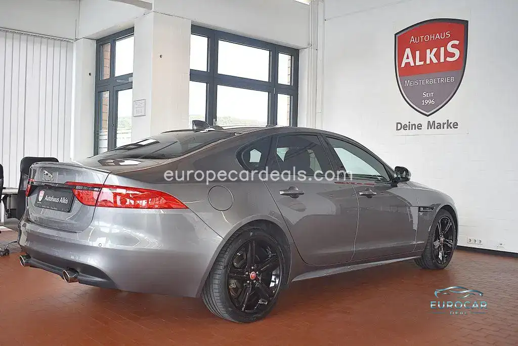 Jaguar XF