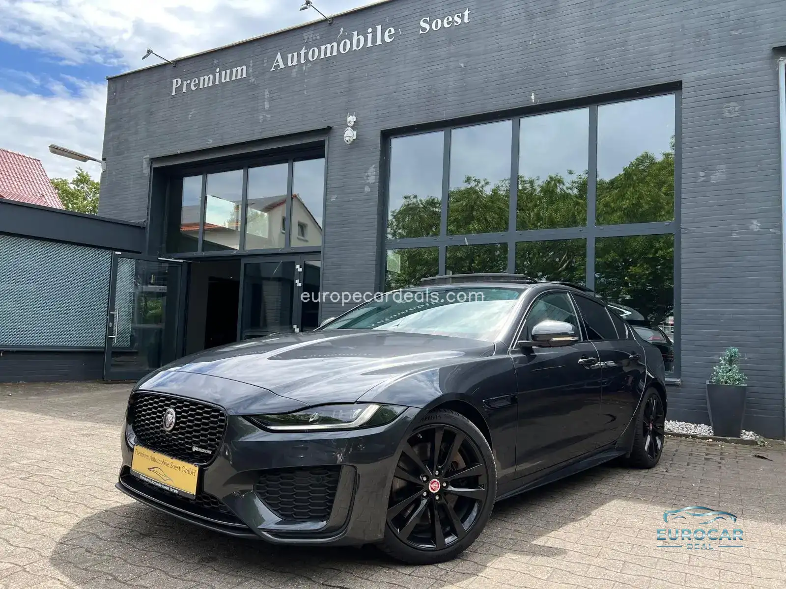 Jaguar XE