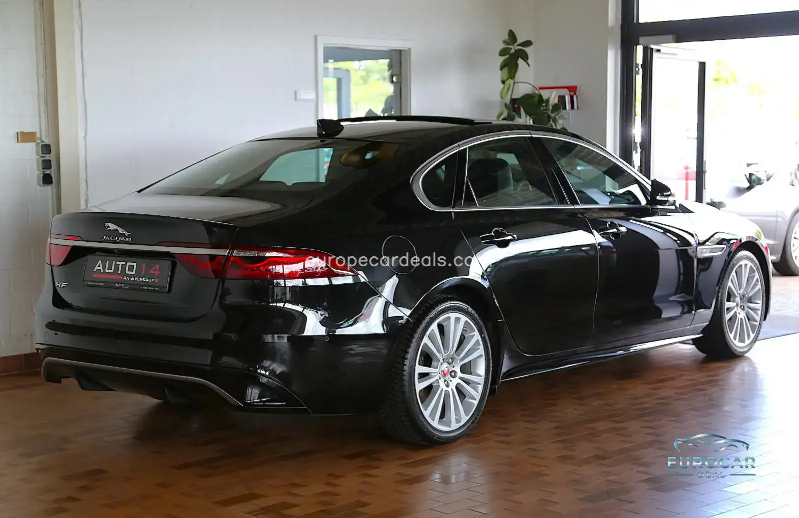 Jaguar XF