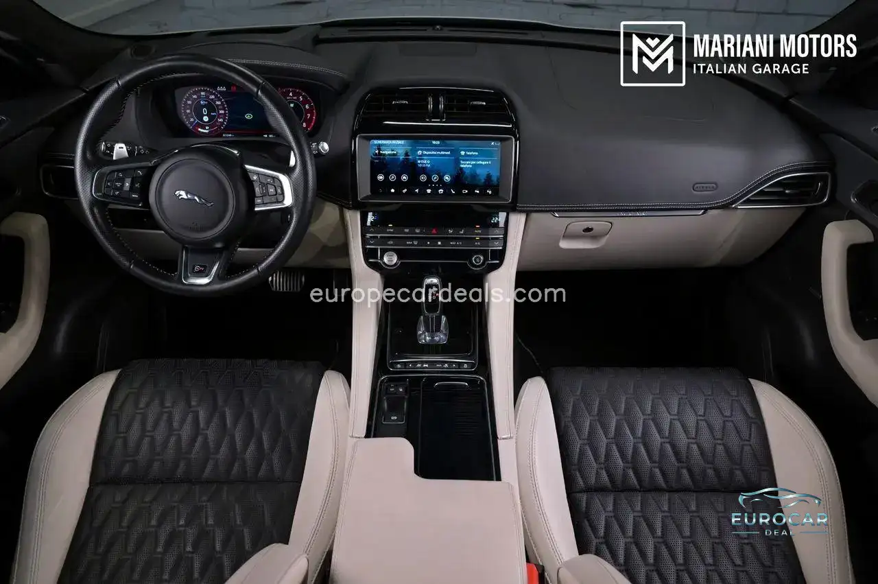 Jaguar F-Pace