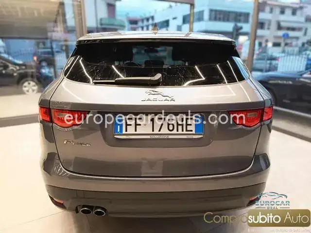 Jaguar F-Pace