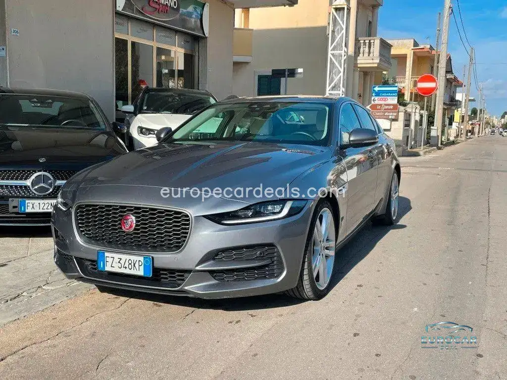 Jaguar XE