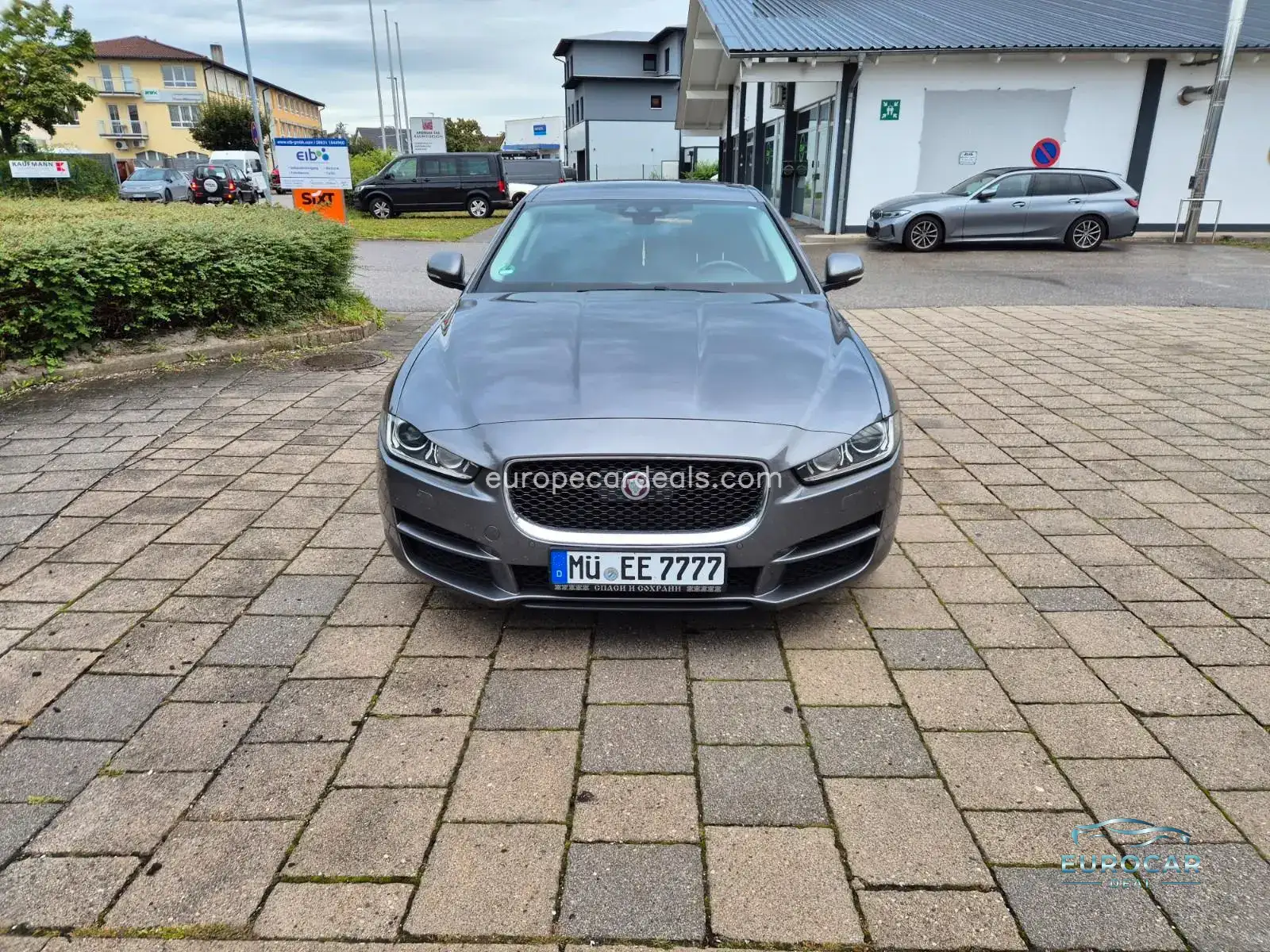 Jaguar XE