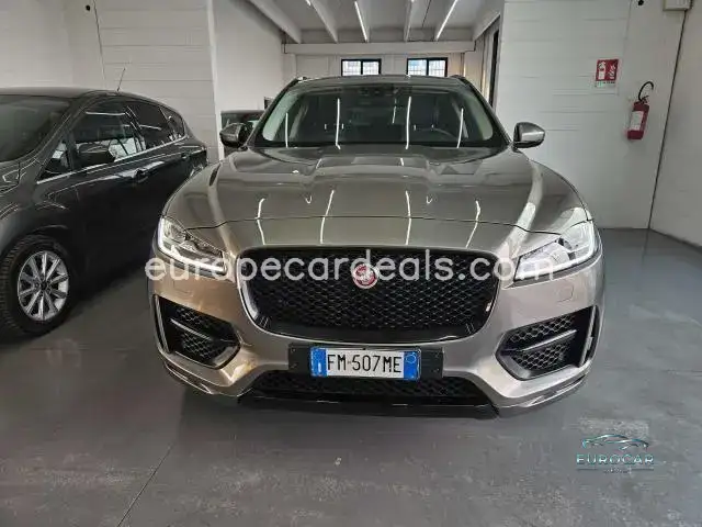 Jaguar F-Pace