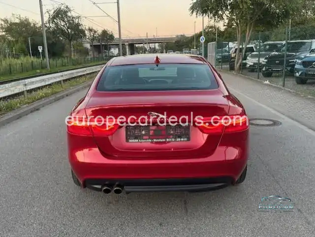 Jaguar XE