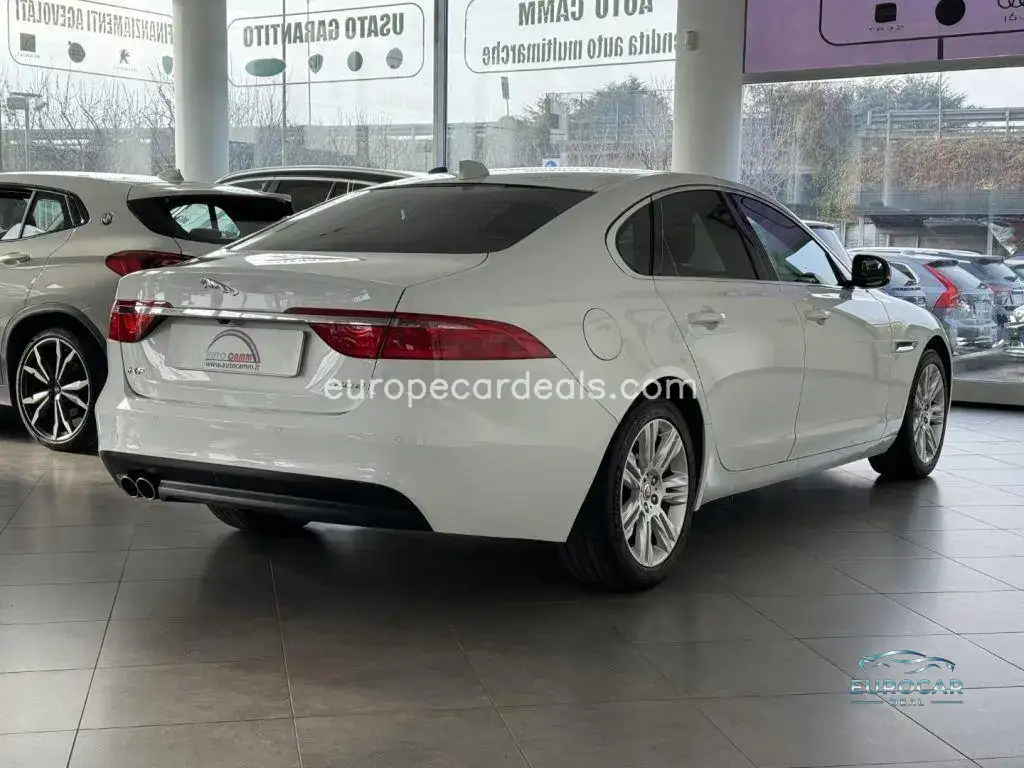 Jaguar XF