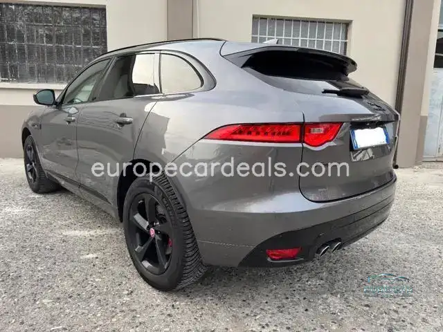Jaguar F-Pace