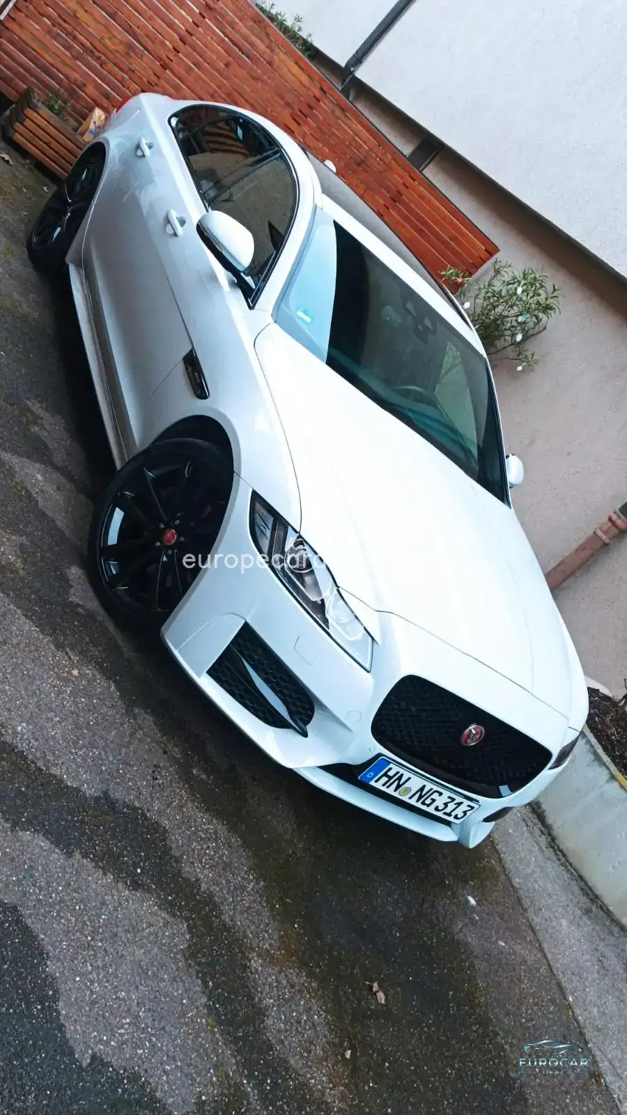 Jaguar XF