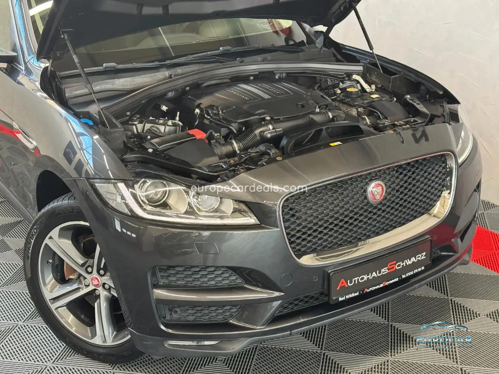 Jaguar F-Pace