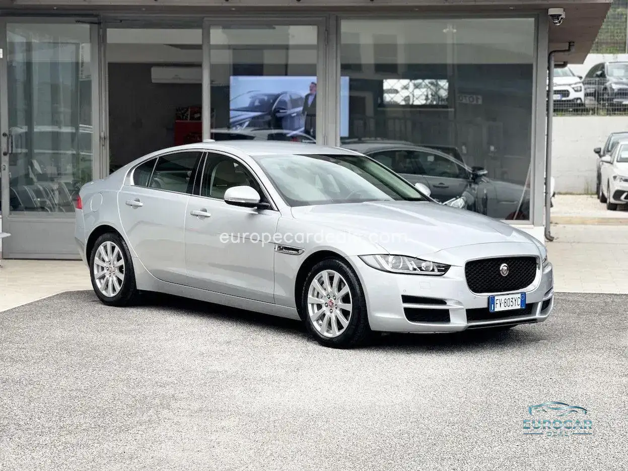 Jaguar XE