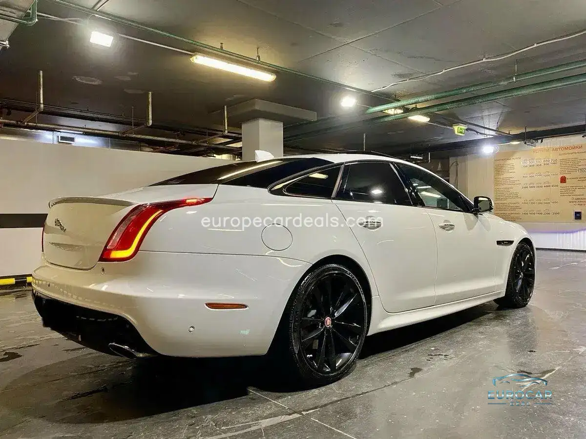 Jaguar XJR